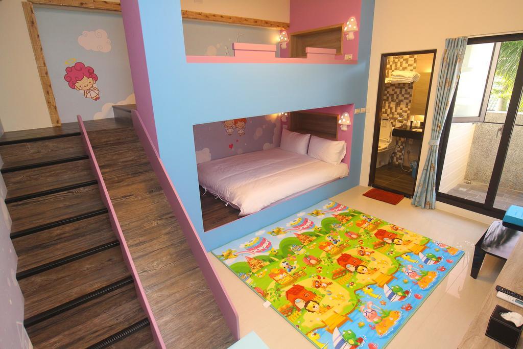Childlike Innocence Homestay เมืองฮวาเหลียน ภายนอก รูปภาพ